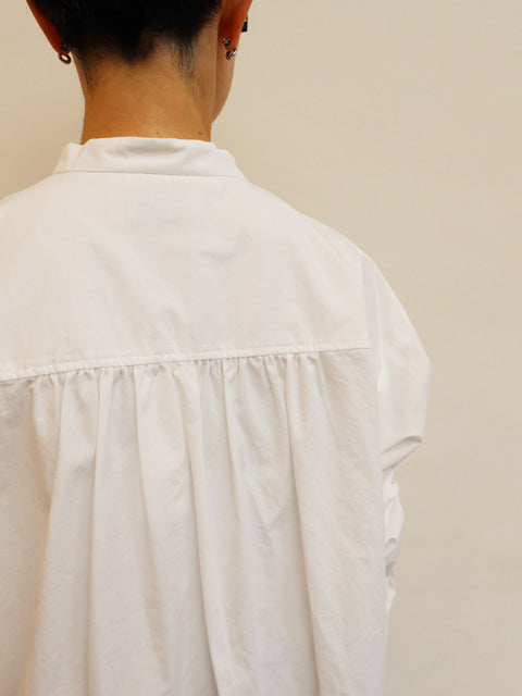 ウィングカラータックシャツ