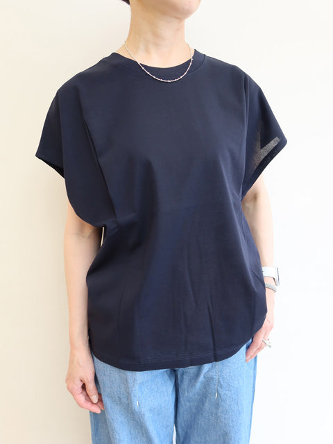 タックプルオーバー