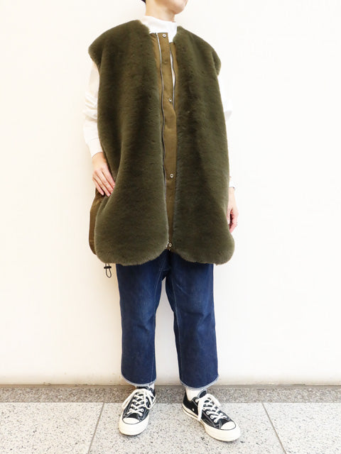 REVERSIBLE<br>SLEEVELESS JACKET