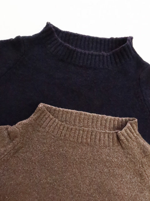 モックネック<br>ポケット付きプルオーバー