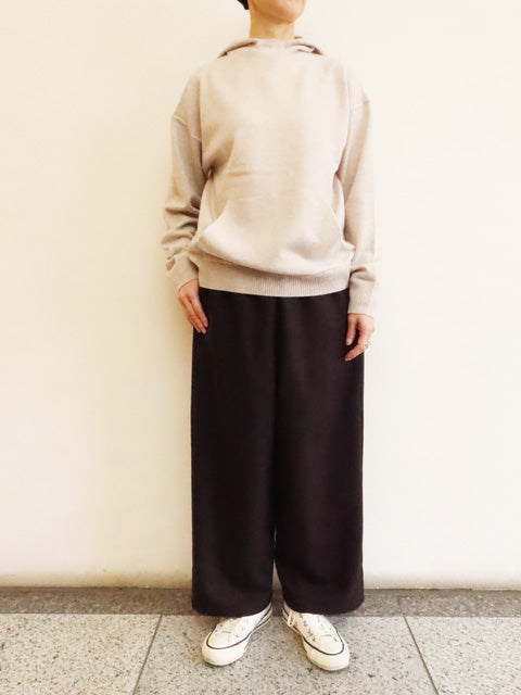 プルオーバーパーカ