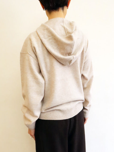 プルオーバーパーカ