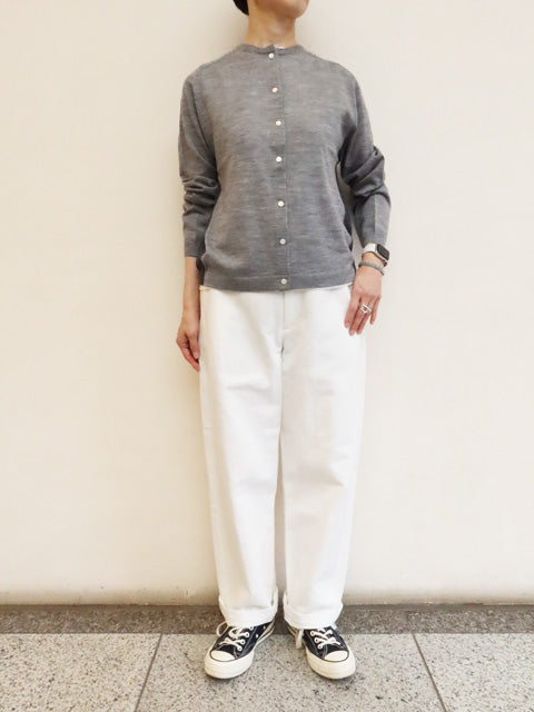 クルーネックカーディガン