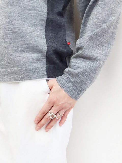 クルーネックカーディガン