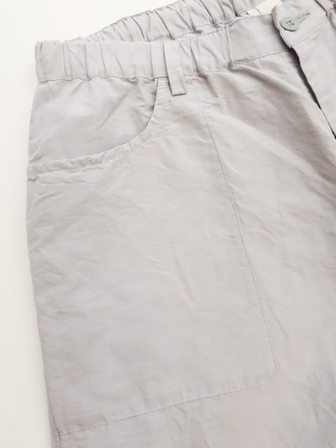 G. MODEL PANTS