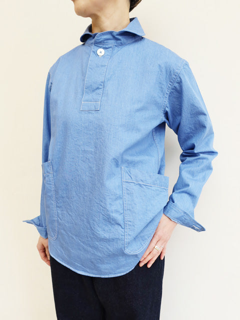 プルオーバーシャツ