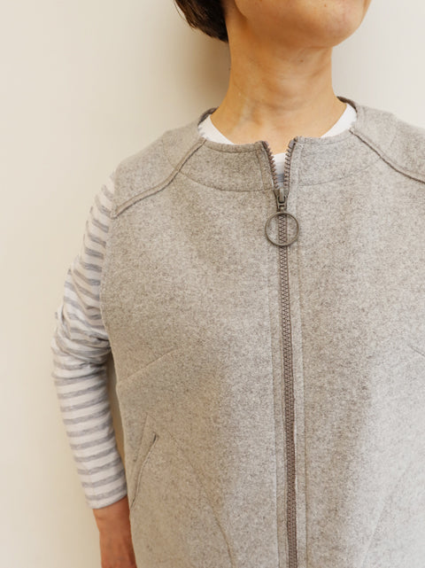 CUT OFF VEST