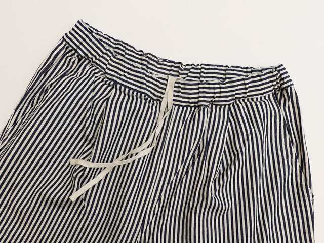 ワンタック テーパードパンツ