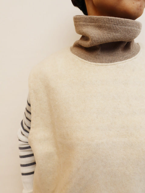 タートルネックプルオーバーベスト