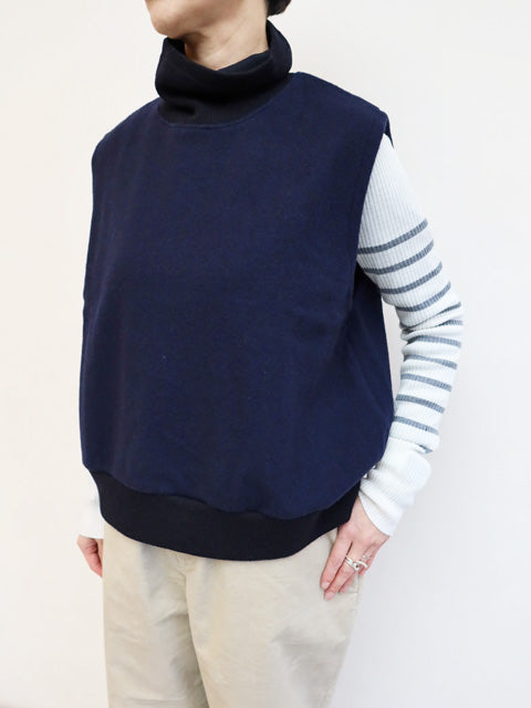 タートルネックプルオーバーベスト