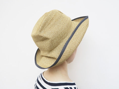 BOXED HAT<br>11cm brim switch color line edge　